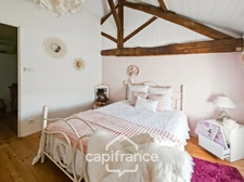 Maison en pierre, 4 chambres, garage, jardin piscine et puits