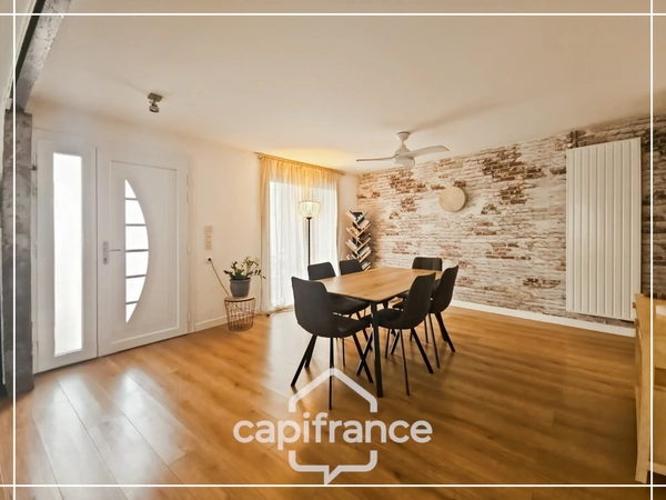 Maison en pierre pleine de charme 170 m², 4 chambres, un bureau, jardin clos, commodités et bus à pied