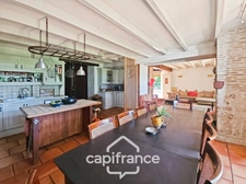Domaine d’exception de 1,7 hectare – 470 m² habitables – Jusqu’à 20 couchages – Roulotte aménagée – Piscine – Parc arboré aux arbres centenaires