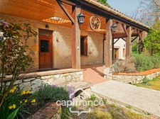 Domaine de caractère en pierre avec dépendances, lac et parc arboré,295 m² habitables, 2.5 hectares
