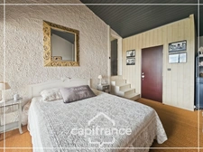 Maison d'architecte en pierre 200m², vue dégagée plein sud, piscine,lumineuse ,commodités à pied, 25min Agen, 20 min Golfech