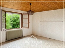 Maison en pierre à rénover, dépendances, terrain 5000m² avec puit, sans vis à vis