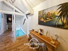 Maison en pierre, 4 chambres, garage, jardin piscine et puits