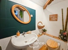 Maison en pierre, 4 chambres, garage, jardin piscine et puits