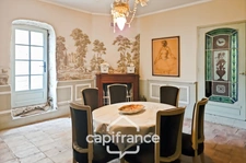Ancien hôtel particulier de 7 Chambres avec terrasse toit, jardin, salle de cinéma, salle de théâtre, divers salons