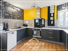Boé, maison en pierre de 170 m² au calme d'un jardin clos, à deux pas de tout à pied