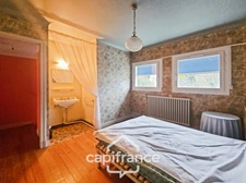 Maison à rénover, 5 chambres, jardin, tout à l'égoût, puit, proche des commodités