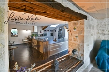 Exceptional stone residence, 370 m², Swimming pool, Pool house, Outbuildings, 3 ha park with lake 25 min from Agen