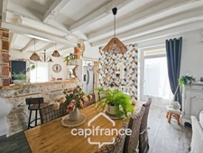Maison en pierre, 4 chambres, garage, jardin piscine et puits
