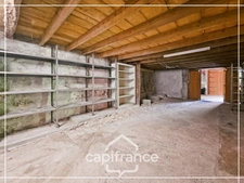 Maison en pierre à rénover, dépendances, terrain 5000m² avec puit, sans vis à vis