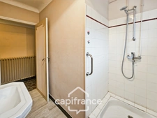 Maison à rénover, 5 chambres, jardin, tout à l'égoût, puit, proche des commodités