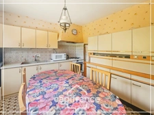 Maison avec sous-sol, 3 chambres, jardin, garage, accès de plain pied depuis la terrasse