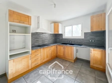 Maison récente 3 chambres avec suite parentale, garage et jardin de 841 m² aux portes d’Agen