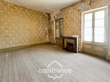 Maison en pierre à rénover avec fort potentiel en plein cœur de Puymirol