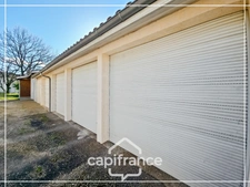 Maison familiale ou deux logements, Piscine couverte, 3 Garages, 1 atelier, Terrain clos