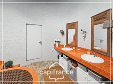 Maison d'architecte en pierre 200m², vue dégagée plein sud, piscine,lumineuse ,commodités à pied, 25min Agen, 20 min Golfech