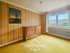 Maison à rénover, 5 chambres, jardin, tout à l'égoût, puit, proche des commodités