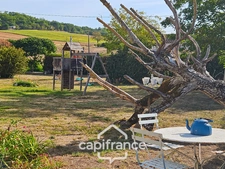 Maison en pierre, 4 chambres, garage, jardin piscine et puits