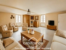 Maison en pierre au coeur du village de Montjoi 