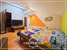 Maison en pierre pleine de charme 170 m², 4 chambres, un bureau, jardin clos, commodités et bus à pied