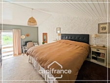 Maison d'architecte en pierre 200m², vue dégagée plein sud, piscine,lumineuse ,commodités à pied, 25min Agen, 20 min Golfech