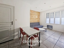 Studio en rdc refait à neuf, meublé, proche gare, fac, bus de ville dans immeuble sécurisé