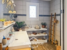 Maison en pierre, 4 chambres, garage, jardin piscine et puits