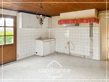 Maison en pierre à rénover, dépendances, terrain 5000m² avec puit, sans vis à vis