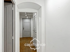 Bureaux de 180m2 avec sous-sol intégral en cœur de ville dans un bel immeuble en pierre 
