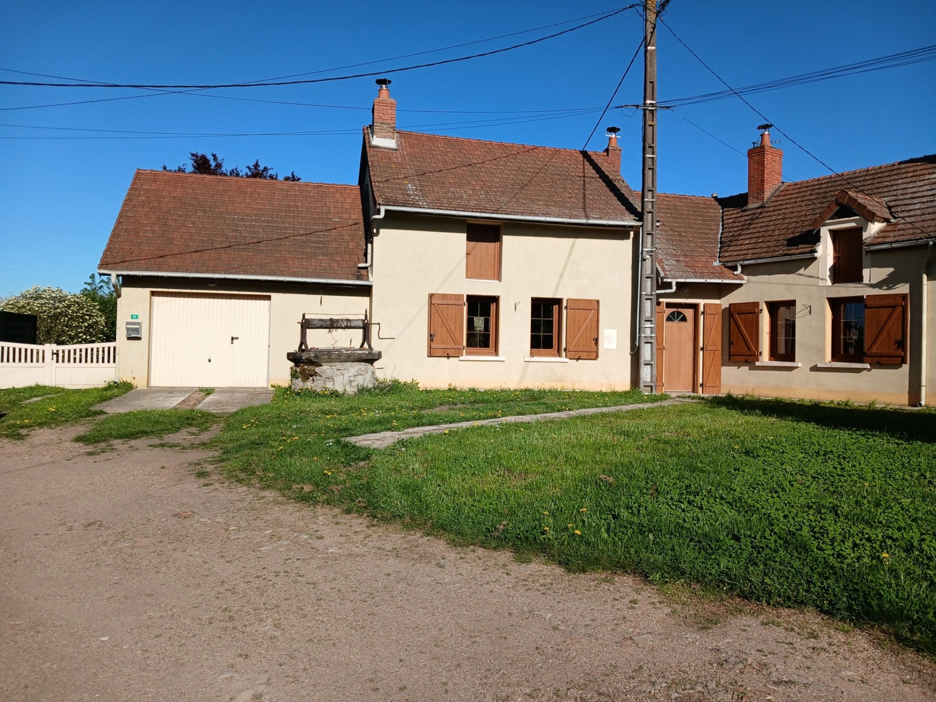 Huis in Thianges