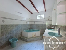À LOUER – BAS DE VILLA T5 DE 131 M² – SECTION LABROUSSE LE GOSIER (971)