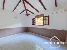 À LOUER – BAS DE VILLA T5 DE 131 M² – SECTION LABROUSSE LE GOSIER (971)