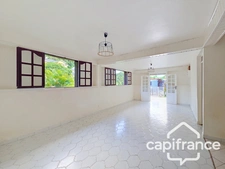À LOUER – BAS DE VILLA T5 DE 131 M² – SECTION LABROUSSE LE GOSIER (971)
