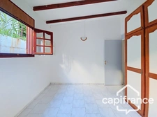 À LOUER – BAS DE VILLA T5 DE 131 M² – SECTION LABROUSSE LE GOSIER (971)