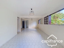 À LOUER – BAS DE VILLA T5 DE 131 M² – SECTION LABROUSSE LE GOSIER (971)