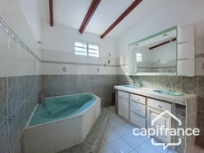À LOUER – BAS DE VILLA T5 DE 131 M² – SECTION LABROUSSE LE GOSIER (971)