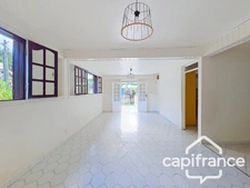 À LOUER – BAS DE VILLA T5 DE 131 M² – SECTION LABROUSSE LE GOSIER (971)