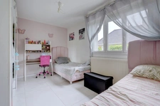 FEYZIN – MAISON 130 M² – 4 CHAMBRES – DEUX ESPACES DE VIE – TERRAIN DE 700 M²