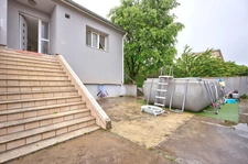 FEYZIN – MAISON 130 M² – 4 CHAMBRES – DEUX ESPACES DE VIE – TERRAIN DE 700 M²