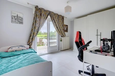FEYZIN – MAISON 130 M² – 4 CHAMBRES – DEUX ESPACES DE VIE – TERRAIN DE 700 M²