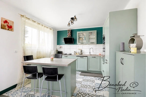 Maison familiale de 150 m² avec beau terrain de plus de 1 000 m² – Quartier Champ Plantier à Feyzin