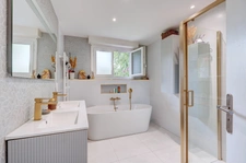 FEYZIN – MAISON 130 M² – 4 CHAMBRES – DEUX ESPACES DE VIE – TERRAIN DE 700 M²