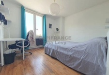 Character house on a plot of over 1,000 m²