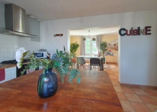 Character house on a plot of over 1,000 m²