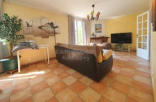 Character house on a plot of over 1,000 m²