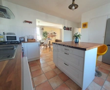 Character house on a plot of over 1,000 m²