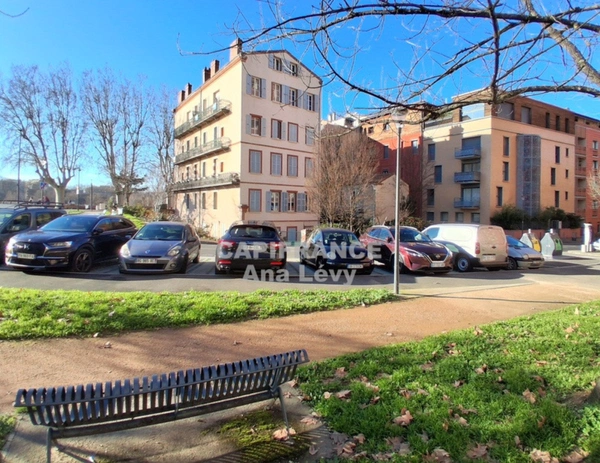 Quai de Tounis 3 pièces 65m² meublé avec cave et parking