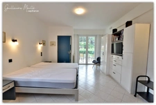 Immeuble rénové composé de 2 appartements meublés avec extérieurs – Lamalou-les-Bains (34240)
