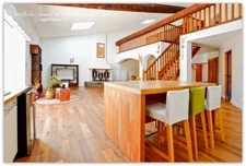 ? Maison en pierre de 170m² rénovée avec 2 cours proche CAPESTANG?