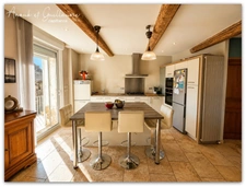 Exclusivité - Propriété avec double logement, jardin et double garage - Caux (34720)